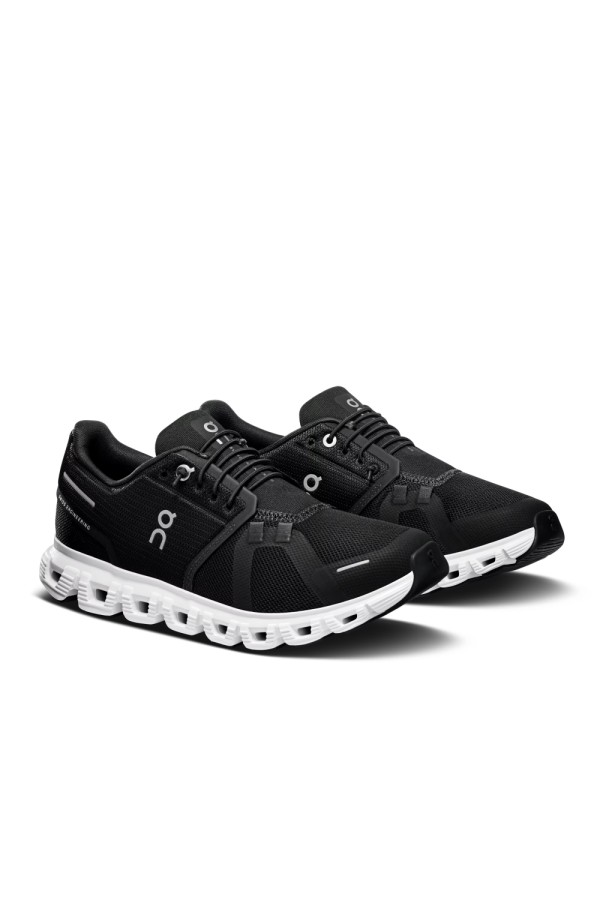On 0060299 blackwhite_3